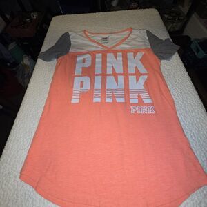 PINK Victoria's Secret  M Colorblock V-Neck Short Sleeve Logo T-Shirt